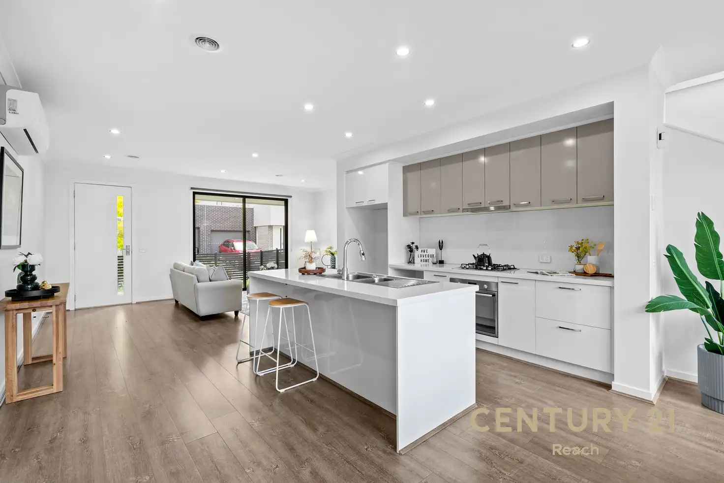 Main view of Homely townhouse listing, 70 Quarter Circuit, Springvale VIC 3171