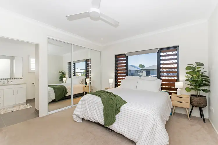 Second view of Homely house listing, 5 Ashmore Crescent, Burdell QLD 4818