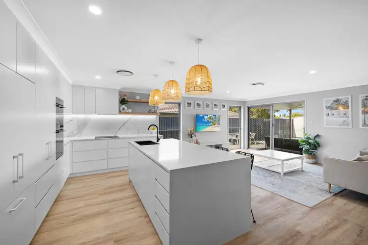 10 Parrot Place, Mountain Creek QLD 4557