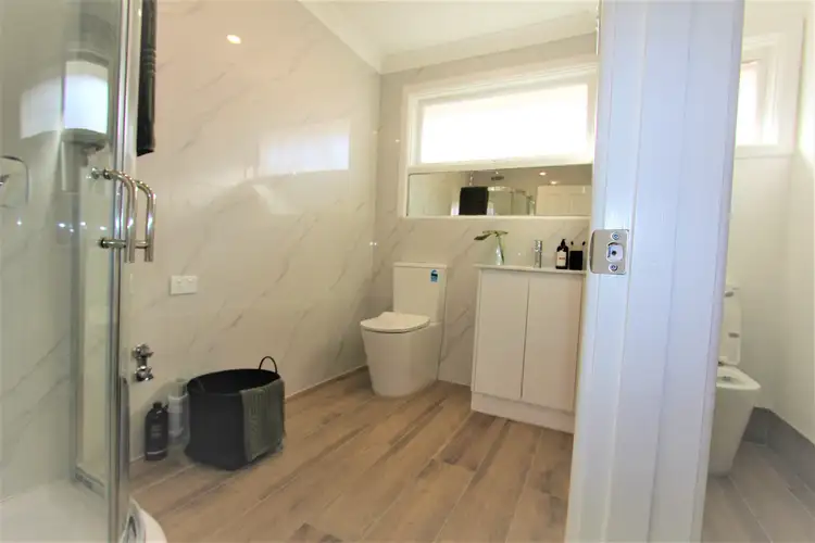 Main view of Homely unit listing, 3/33 Windsor Avenue, Springvale VIC 3171