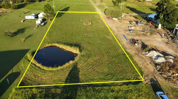305 Bunya St, Owanyilla QLD 4650