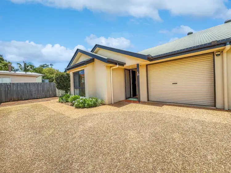 2/220 Campbell Street, Newtown QLD 4350