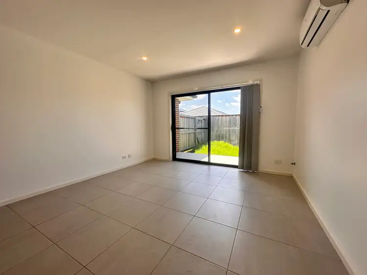 Fourth view of Homely semi-detached listing, 136A Rosedale Circuit, Carnes Hill NSW 2171