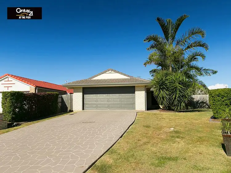 32 Topaz Circuit, Urangan QLD 4655