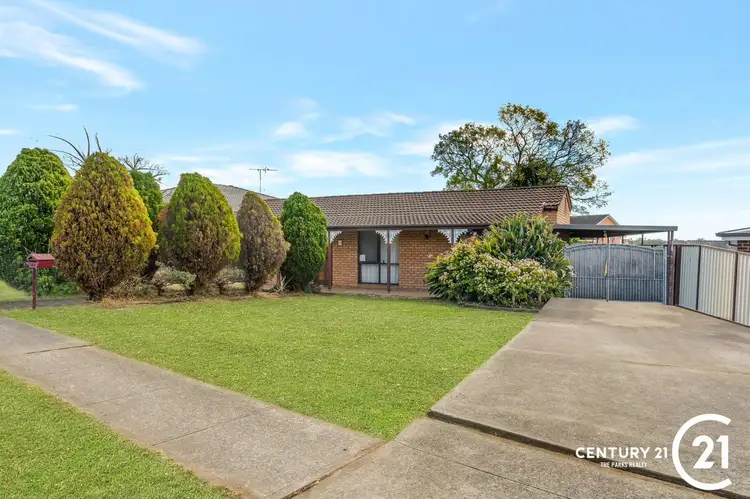 4 Moffitt Crescent, Edensor Park NSW 2176
