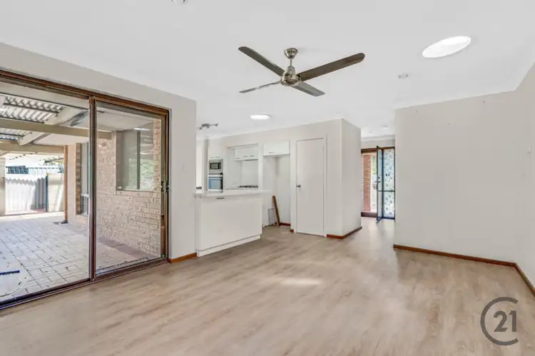 Seventh view of Homely house listing, 10 Karara Close, Halls Head WA 6210