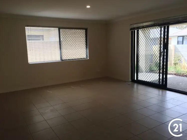 Fourth view of Homely house listing, 10 Rochdale Circle, Meadow Springs WA 6210