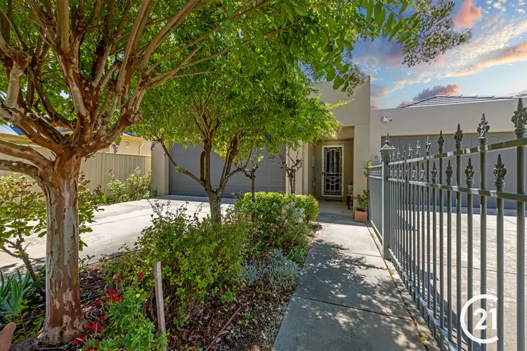 Main view of Homely townhouse listing, 1/52 Hare Street, Echuca VIC 3564