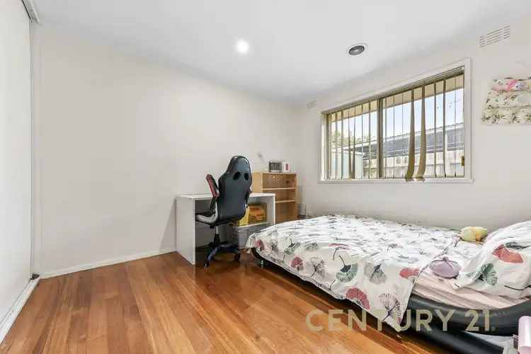 Fifth view of Homely house listing, 3 Aubin Court, Keysborough VIC 3173