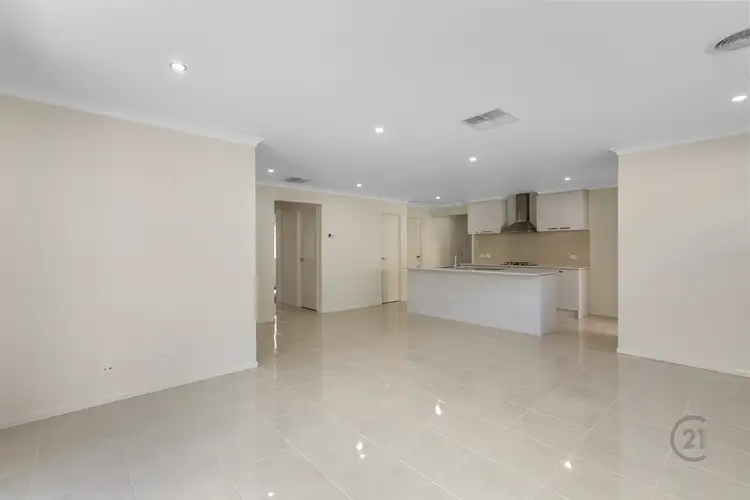 Fifth view of Homely house listing, 10 Wolomina Crescent, Werribee VIC 3030