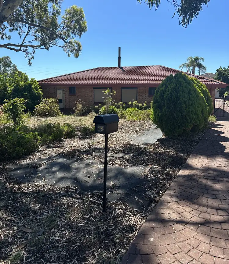 18 Banks Road, Woodcroft SA 5162