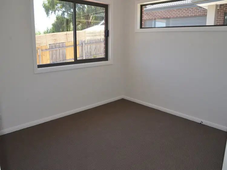 Fifth view of Homely unit listing, 2/23 Jacqueline Place, Pakenham VIC 3810