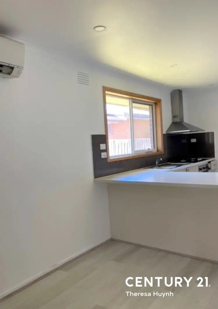 Fourth view of Homely house listing, 8 Melanie Close, Keysborough VIC 3173