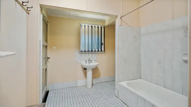 Sixth view of Homely house listing, 5 Gunn Street, Forbes NSW 2871