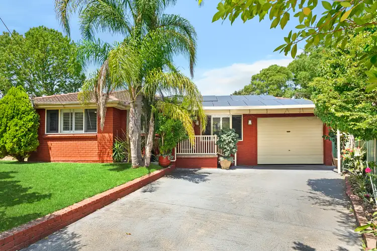 11 Stirling Place, Glenfield NSW 2167