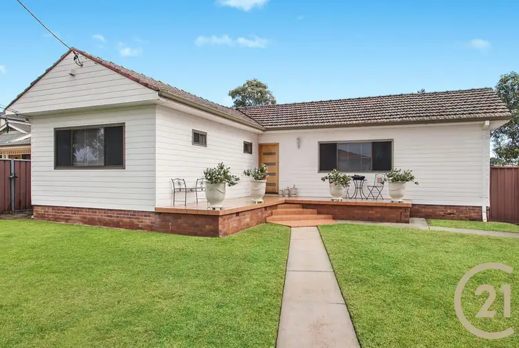 27 Barton Street, Smithfield NSW 2164
