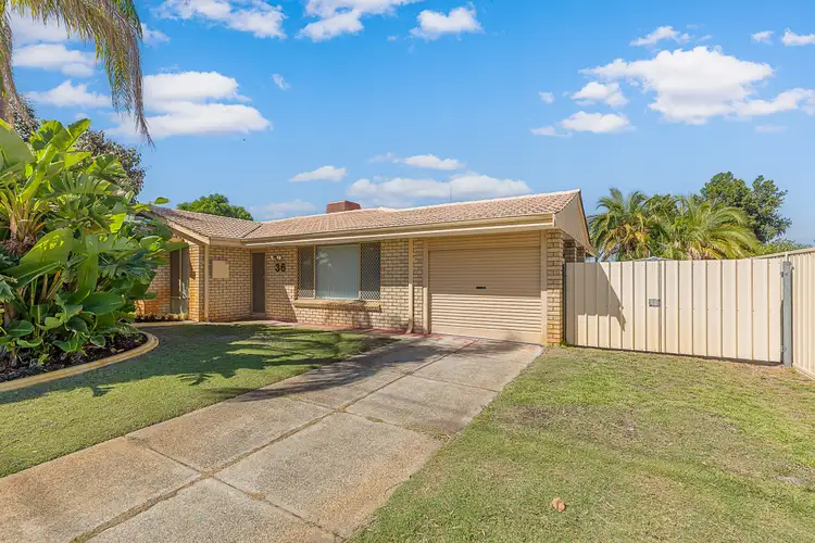 36 Forest Lakes Drive, Thornlie WA 6108
