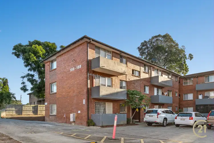 11/186-188 Sandal Crescent, Carramar NSW 2163