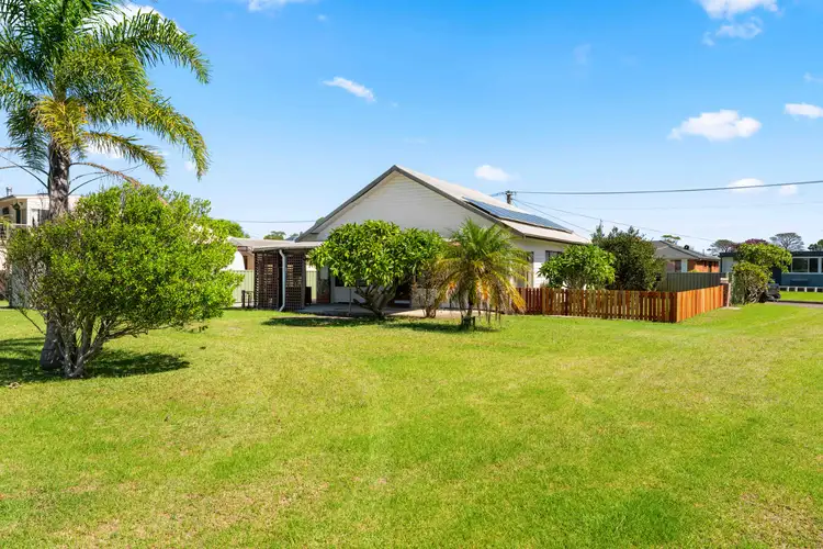 22 Haiser Rd, Greenwell Point NSW 2540