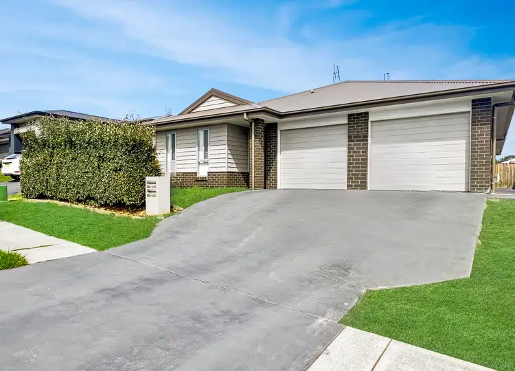 8 Biyung Street, Fletcher NSW 2287