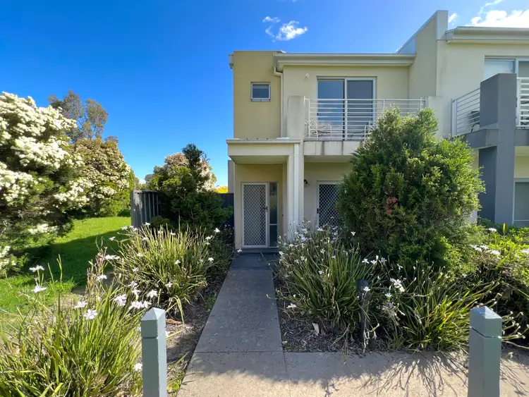 Main view of Homely townhouse listing, 4/11 Howqua Place, Pakenham VIC 3810