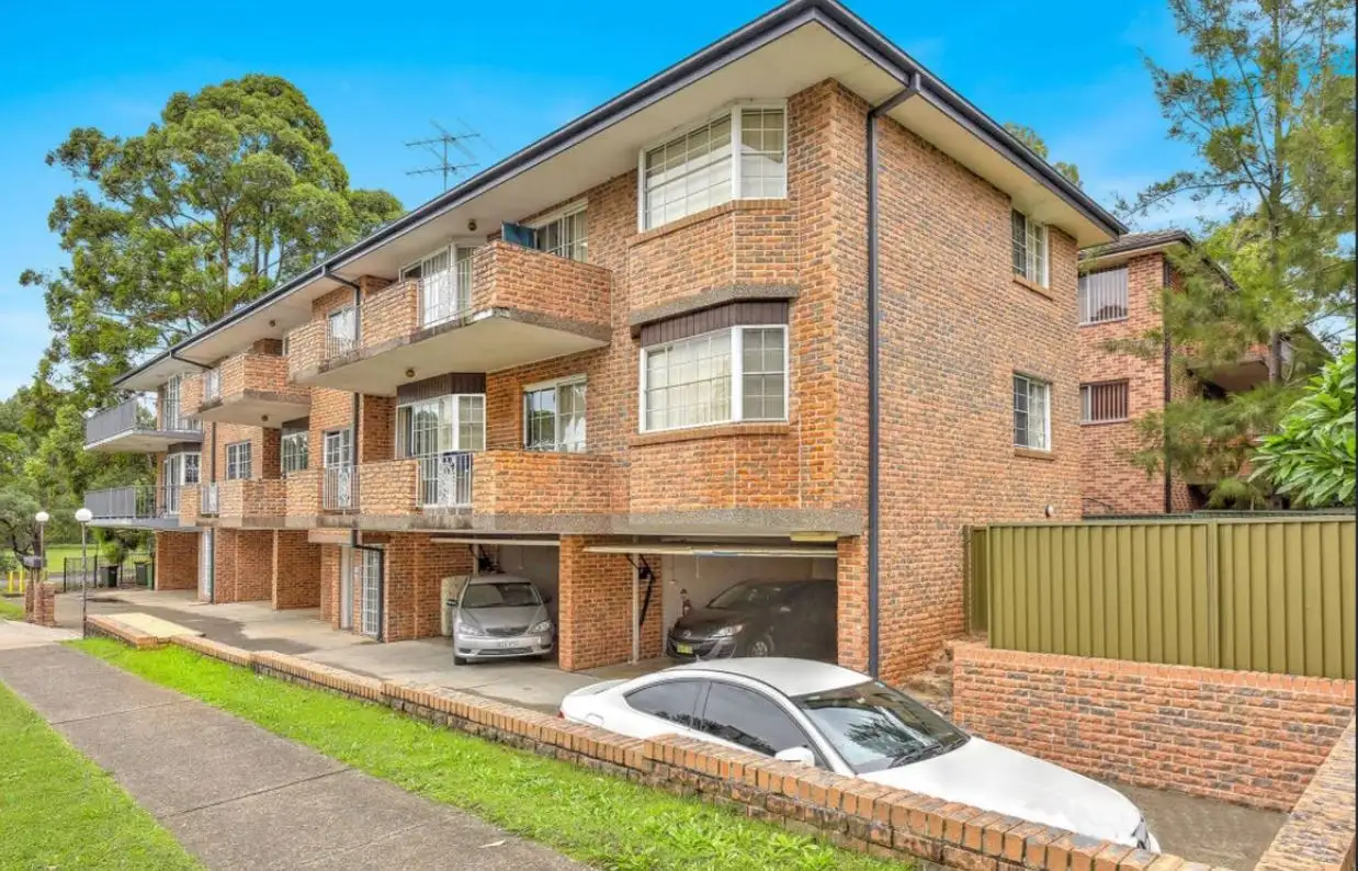 Main view of Homely unit listing, 4/35 Park Avenue, Westmead NSW 2145