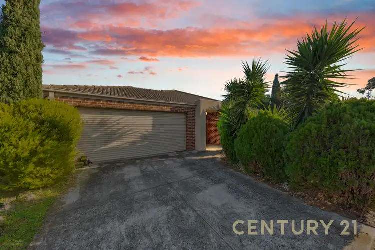 77 Bluehills Boulevard, Pakenham VIC 3810