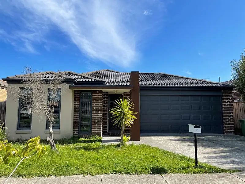 Main view of Homely house listing, 8 Weebill Way, Pakenham VIC 3810