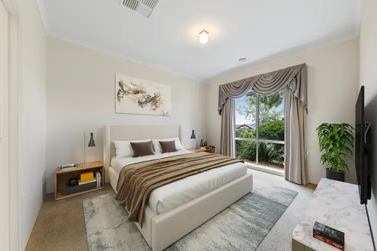 Third view of Homely house listing, 6 Macquarie Circuit, Pakenham VIC 3810