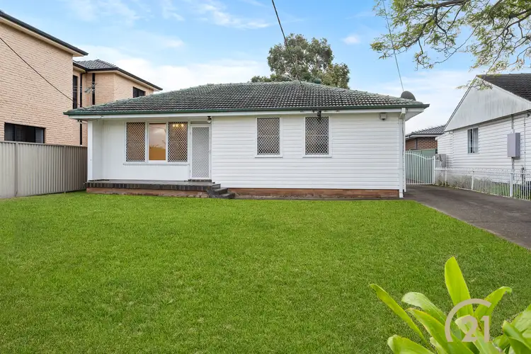 55 Crosby Crescent, Fairfield NSW 2165