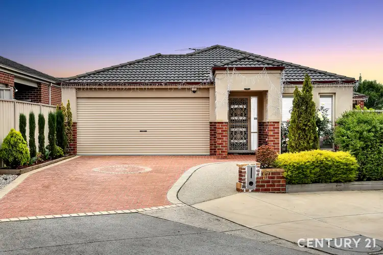 17 Adrian Circuit, Wallan VIC 3756