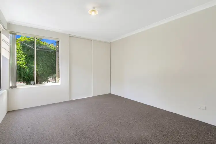 Fifth view of Homely villa listing, 15/4 Marlo Place, Waikiki WA 6169