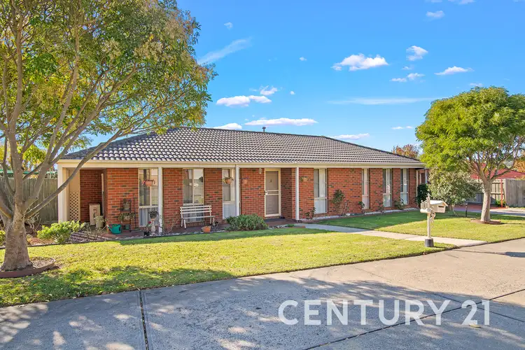 Second view of Homely house listing, 2 Nihila Court, Hampton Park VIC 3976