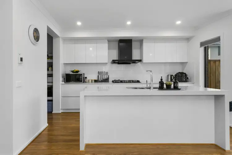 Seventh view of Homely house listing, 5 Bishopthorpe Road, Williams Landing VIC 3027