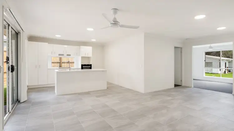 Sixth view of Homely house listing, 5 Bimbadean Circuit, Southside QLD 4570