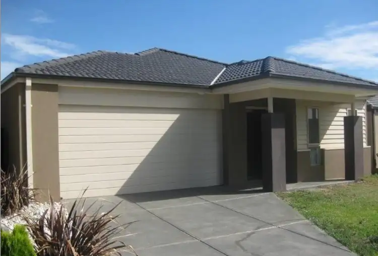 Second view of Homely house listing, 21 Solitaire Way, Tarneit VIC 3029