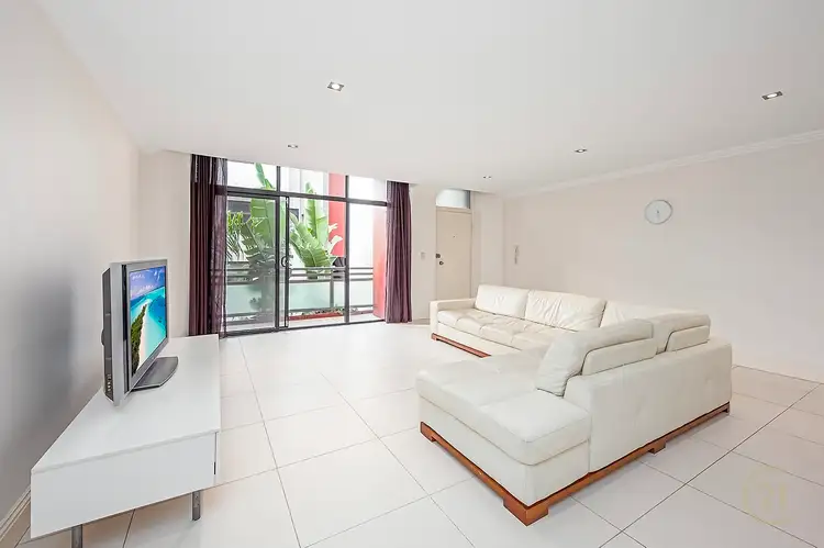Third view of Homely apartment listing, 16/26-34 Mcelhone Street, Woolloomooloo NSW 2011