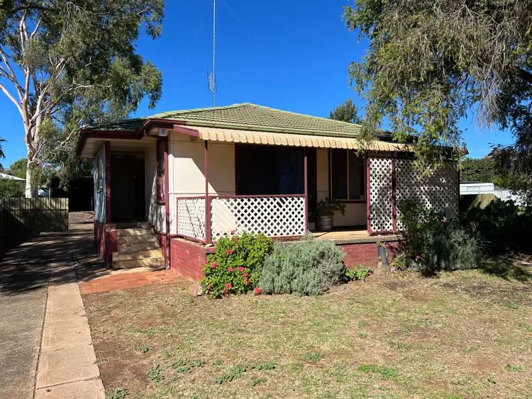 5 Faull Street, Parkes NSW 2870