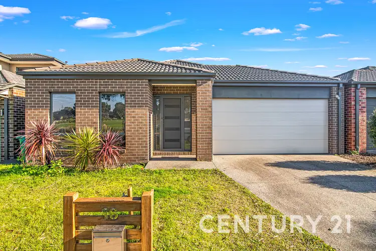 16 Alice Mary Road, Cranbourne West VIC 3977