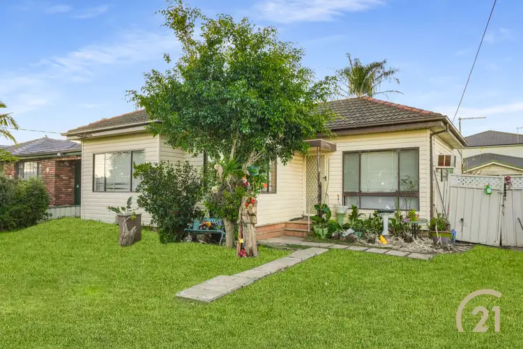 15 Kalora Avenue, Fairfield West NSW 2165