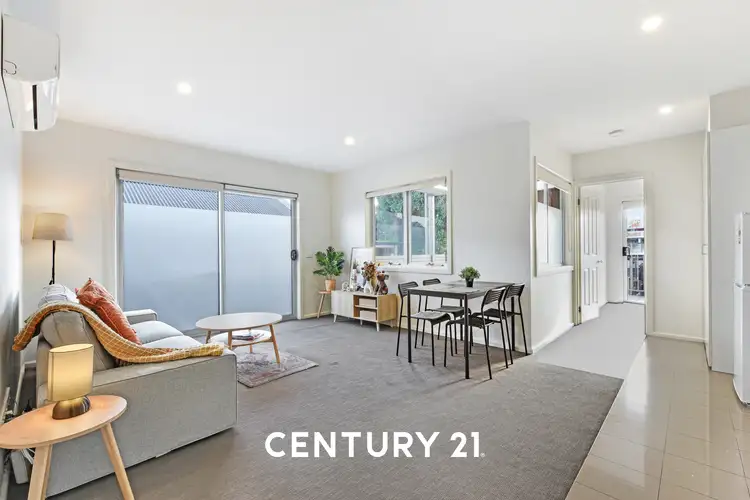 2/1430 Centre Road
