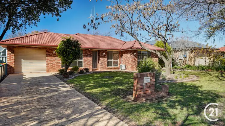 9 Arana Place