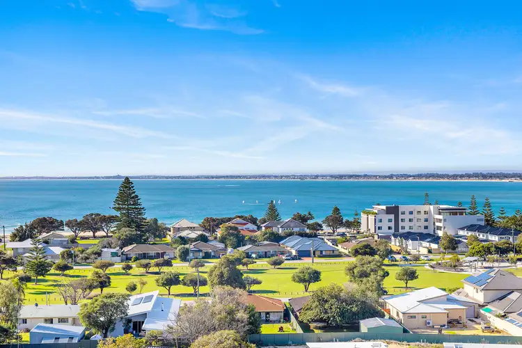 26/6A Valley Road, Halls Head WA 6210