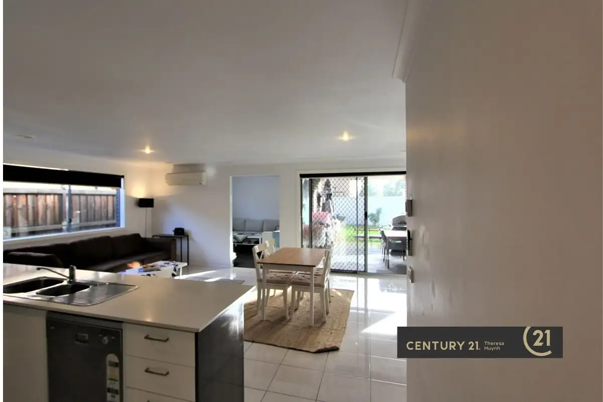 Main view of Homely house listing, 5 Naomi Street, Pakenham VIC 3810