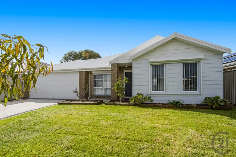 18 Perrinvale Loop, Golden Bay WA 6174