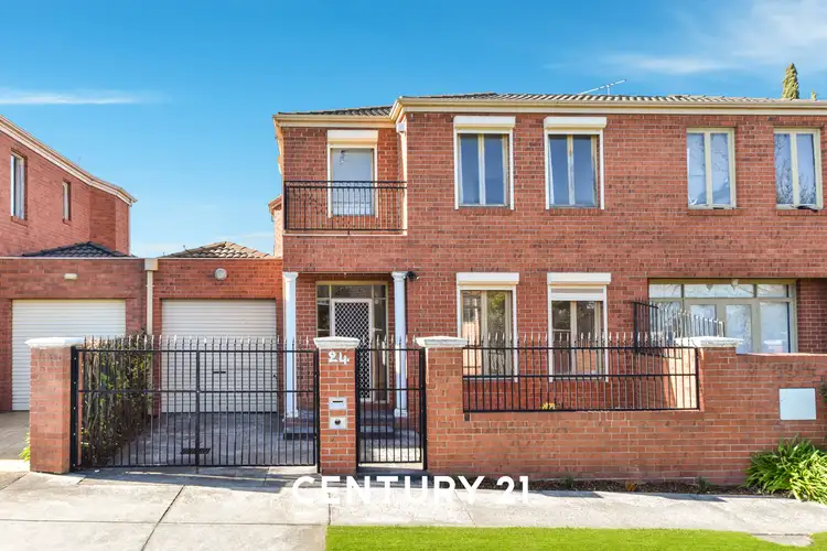 24 Royalty Street, Clayton VIC 3168