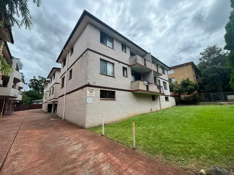 Main view of Homely unit listing, 2/18-20 Hutchinson Street, Granville NSW 2142