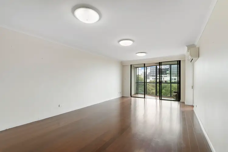 61/19 Herbert St