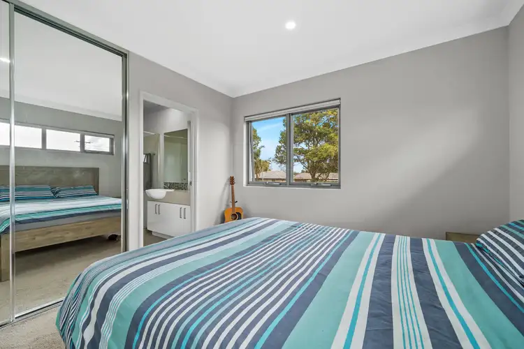 Fifth view of Homely apartment listing, 4/5 Oakland Avenue, Cloverdale WA 6105