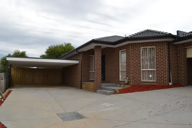 Main view of Homely house listing, 2/42 Tuscany Rise, Pakenham VIC 3810